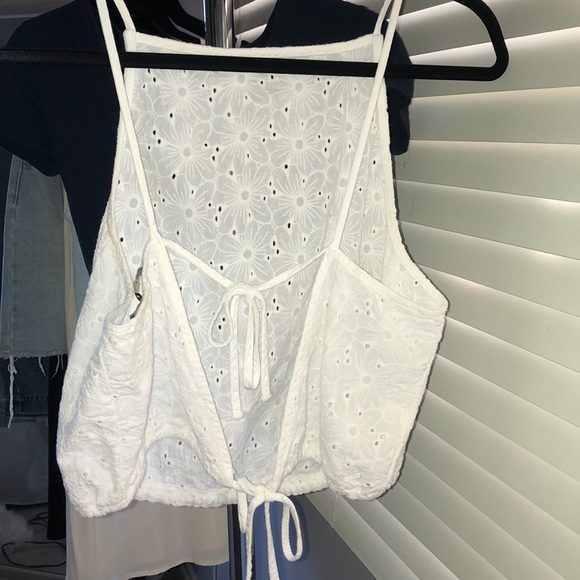 White floral shirt - Picture 2 of 2